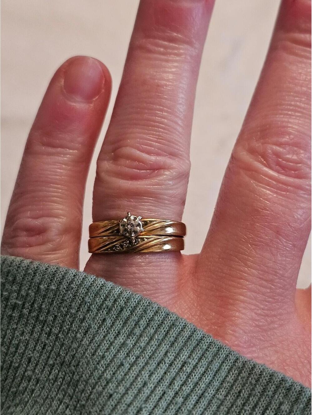 Vintage 10k Yellow Gold And Diamond Wedding Set / Size 6 / 2.9g